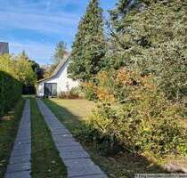 **HENSTEDT-ULZBURG** Großes Grundstück (1.017 m²) mit Haus - enormes Potenzial