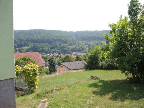Garten - Einfamilienhaus mit Einliegerwohnung und Garten, Garage und Carport
