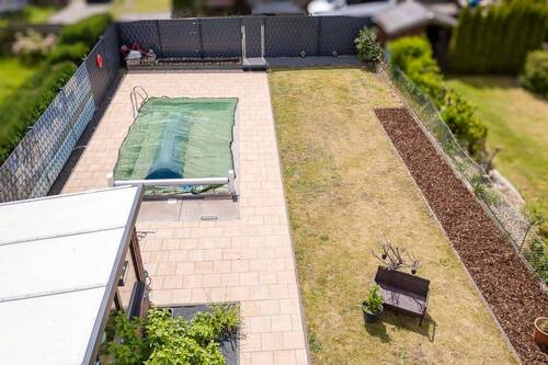 Garten mit Poolanlage - Reihenendhaus mit 162,00 m&sup2; in Niederkrüchten zum Kaufen
