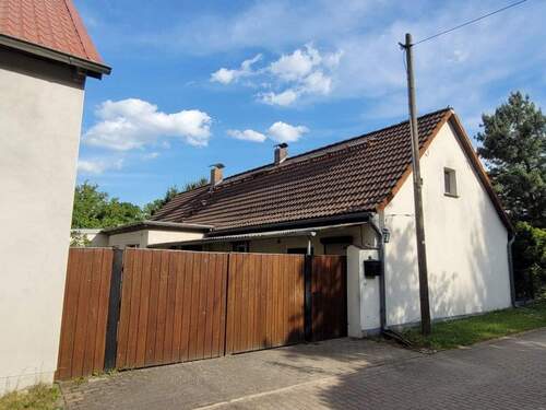 Einfahrt - 4 Zimmer Bauernhaus, Landhaus in Neuhausen
