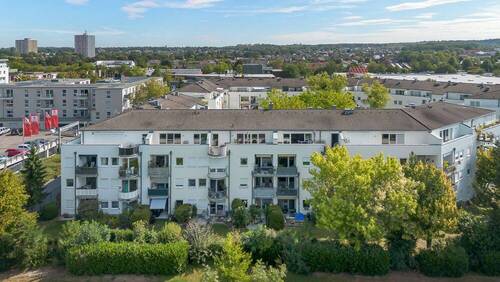 Drohnenaufnahme - Balkonseite - Attraktives Mehrfamilienhaus mit 11 Wohneinheiten in Erftstadt-Liblar