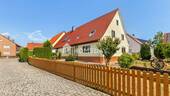 Außenansicht 1 - Historischer Charme trifft moderne Ausstattung: Großes EFH mit ca. 1.973?m² Grund & Nebengebäuden