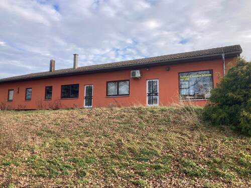 Straßenansicht - Gewerbehalle in Göpfersdorf im Altenburger Land