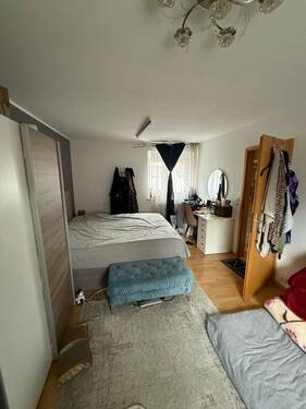 Schlafzimmer 1. OG rechts - 