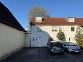 Aussenansicht - Familienfreundliches Reihenhaus mit Garten, viel Licht und durchdachter Raumaufteilung