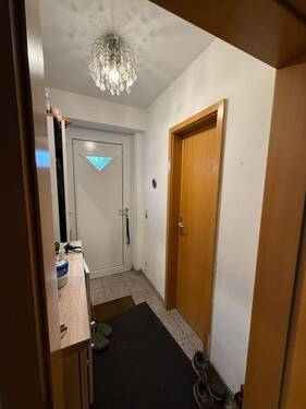 Eingangsbereich - 5 Zimmer Doppelhaushälfte zum Kaufen in Nürnberg