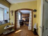 Wohnzimmer mit Parkett - 