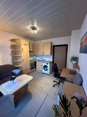 AUG 18a 2.OG möbeliert (3).jpeg - 1-2 ZKB möbliert im 2.OG zu vermieten