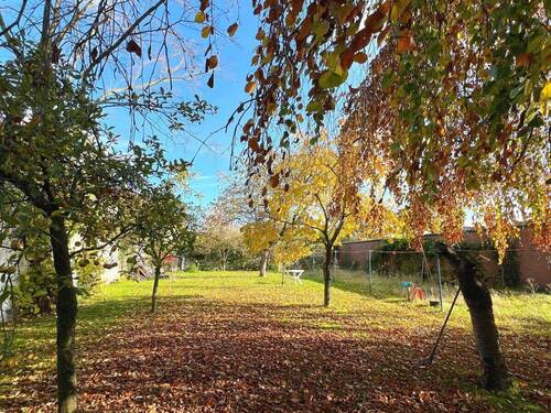 Ganz viel Platz für Hobby und Co - 8 Zimmer Mehrfamilienhaus, Wohnhaus zum Kaufen in Kummerfeld
