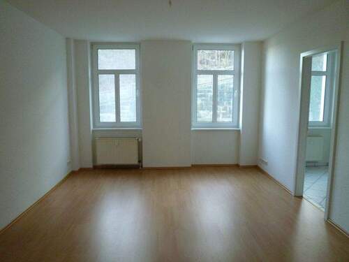 Wohnzimmer 2. OG rechts - Etagenwohnung mit 489,00 m² in Gera zum Kaufen