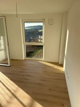 Wohnbereich mit Zugang Balkon - 