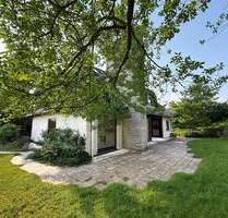 Repräsentatives Einfamilienhaus mit parkähnlichem Garten in Top-Lage von Grafschaft-Holzweiler!