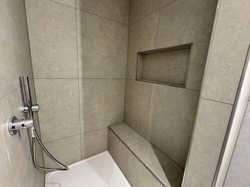 Dusche Sitzbank - 3 Zimmer Etagenwohnung in Breuberg / Sandbach