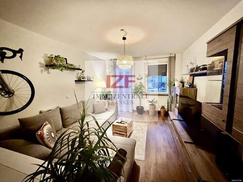 Wohnzimmer #2 - 3 Zimmer Etagenwohnung zum Kaufen in Nürnberg / Innenstadtgürtel Süd