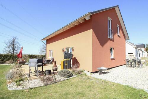 Seitenansicht mit Terrasse - 