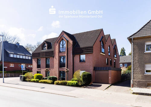 Vorderansicht - Lichtdurchflutete Dachgeschosswohnung mit besonderem Flair!