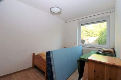 Schlafzimmer 2 (EG - 