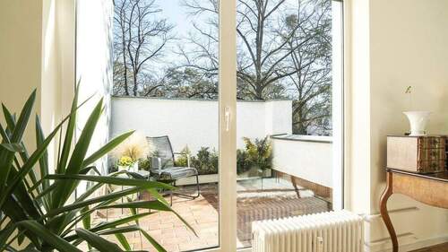 Wohnzimmerblick zur Terrasse - Etagenwohnung mit 89,00 m&sup2; in Berlin zum Kaufen