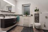Bad mit Dusche 6,84 m² - 