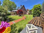 Garten / Haus - Familienglück: Modernisiertes Einfamilienhaus in ruhiger Lage mit Mehrgenerationenpotenzial