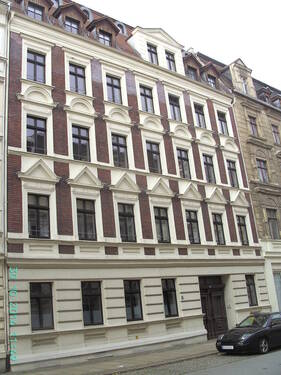 Hausansicht - Gemütliche Dachgeschosswohnung mit Fahrstuhl