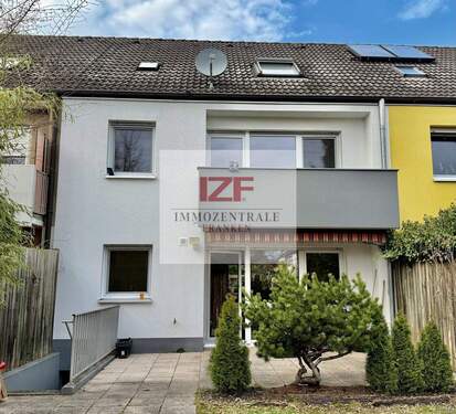 Gartenseite mit Balkon - Top modernisiertes RHM 