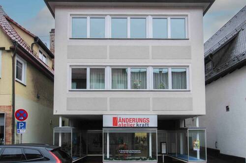 Außenansicht vorne - Attraktives Wohn- und Geschäftshaus in zentraler Lage von Pfullingen
