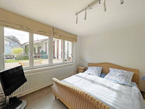 Schlafzimmer Untergeschoss.jpg - 