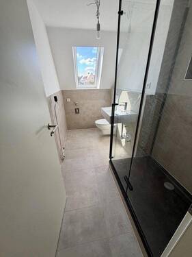 Badezimmer - Dachgeschosswohnung in Pleinfeld - Frisch saniert