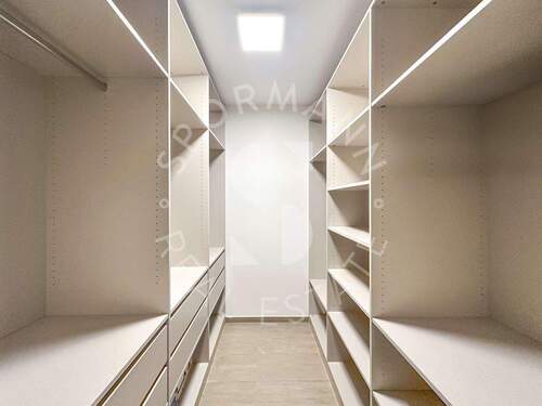 Ankleide - Etagenwohnung mit 73,30 m² in Düsseldorf zur Miete