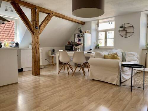 Wohnen - LA, Altstadt, 2-Zi. DG-City Whg. im sanierten Altbau in der Neustadt, inkl. EBK