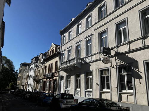 Das Haus - Charmante Stil-Altbauwohnung in zentraler Lage
