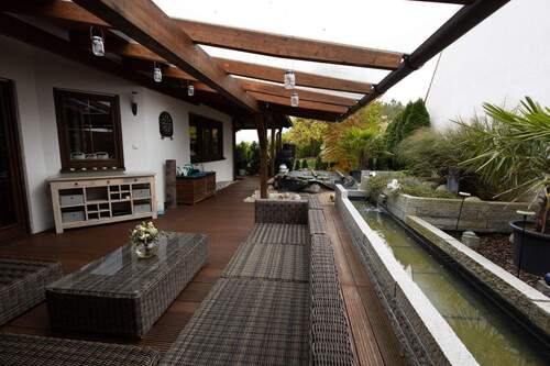 Große Terrasse mit Lounge und Jacuzzi - 