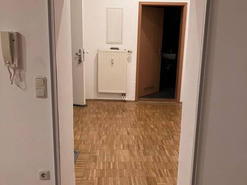 Blick zum Eingangsbereich - 