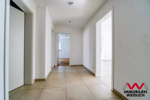 Flur - Etagenwohnung mit 76,60 m&sup2; in Grafing bei München zum Kaufen