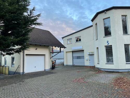 Forderansicht - Zwangsversteigerung eines Großraumbüros in Stolberg