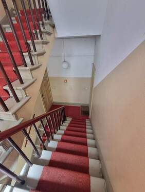 Treppenhaus Seitenflügel - 