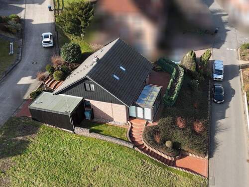 mit Carport, Pkw-Stellplatz und Wintergarten - 4 Zimmer Einfamilienhaus zum Kaufen in Lübbecke