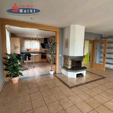 Facebook -großes Wohn/- Esszimmer mit offener Küche - 