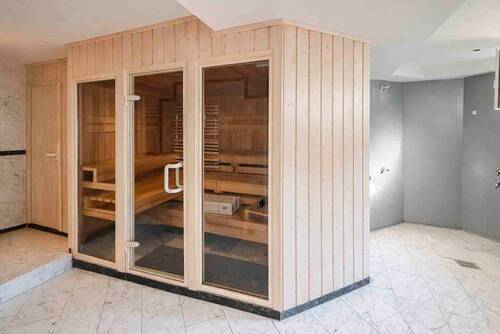 Saunabereich mit Dusche - der perfekte Wellnessbereich - 