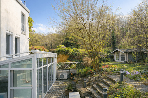 Wunderschöner urbaner Garten - 1 Zimmer Einfamilienhaus zum Kaufen in Erkrath