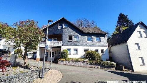 Bild2 - 8 Zimmer Mehrfamilienhaus, Wohnhaus zum Kaufen in Medebach-Ortsteil