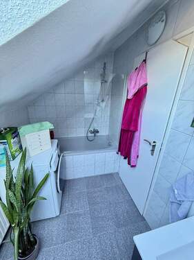 Bad - 2 Zimmer Etagenwohnung in Veitsbronn