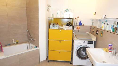 Modernes Wannenbad - 