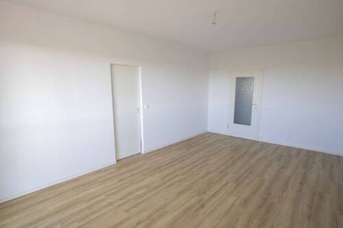 Wohnzimmer - 3 Zimmer Etagenwohnung in Halle (Saale)