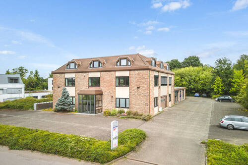 Titelbild - Großzügig geschnittene Büroeinheit mit ausreichend Stellplätzen in modernem Bürokomplex