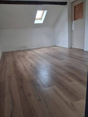 Bild 1 - ?? Großzügige 4-Raum-Wohnung (8) in Drebach-Venusberg - 100 m² - Frei ab sofort