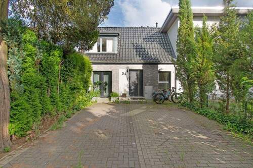 Charaktervolle Frontfassade - Charmantes 1-2-Familien-Reihenhaus - In ruhiger Feldrandlage in Langenhorn