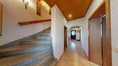 Treppe und Flur - 