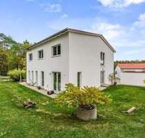 Vielseitig nutzbare, exklusive Gewerbeimmobilie (Praxis, Hotel, Büro) in Puschendorf